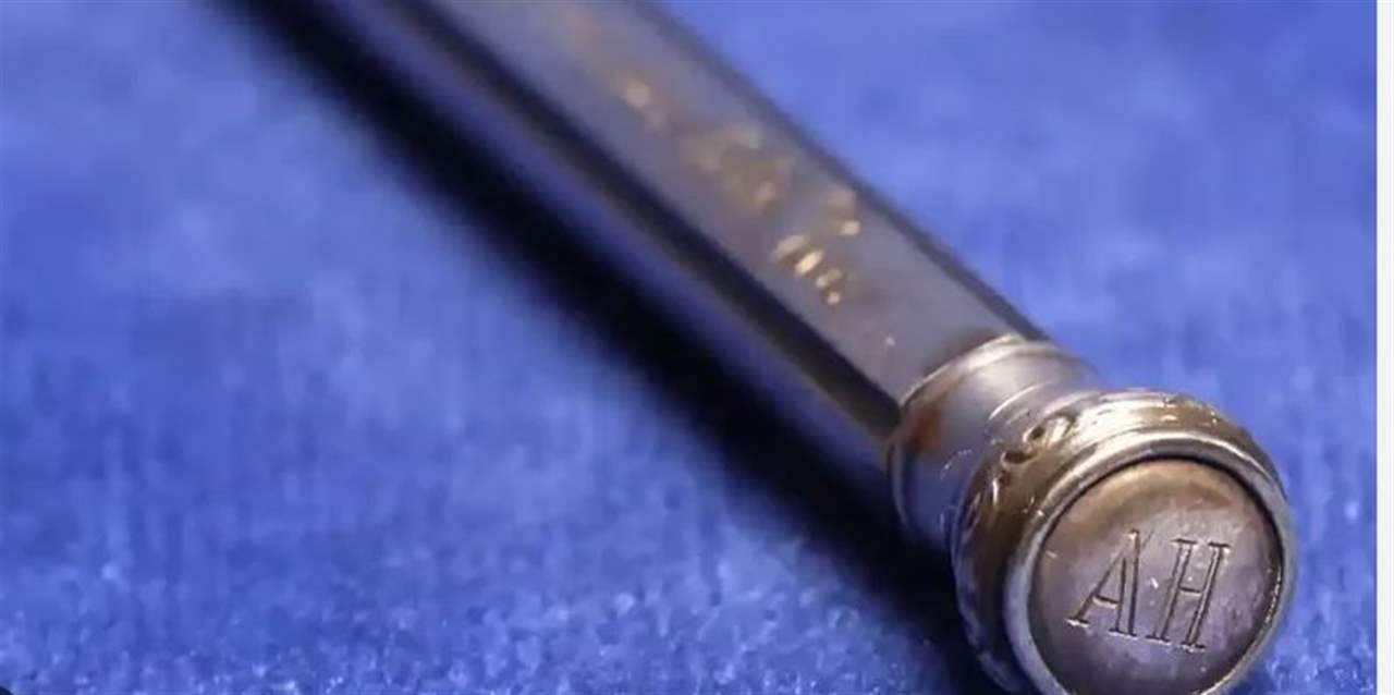 قلم هتلر الشخصي للبيع.. وهذا سعره!