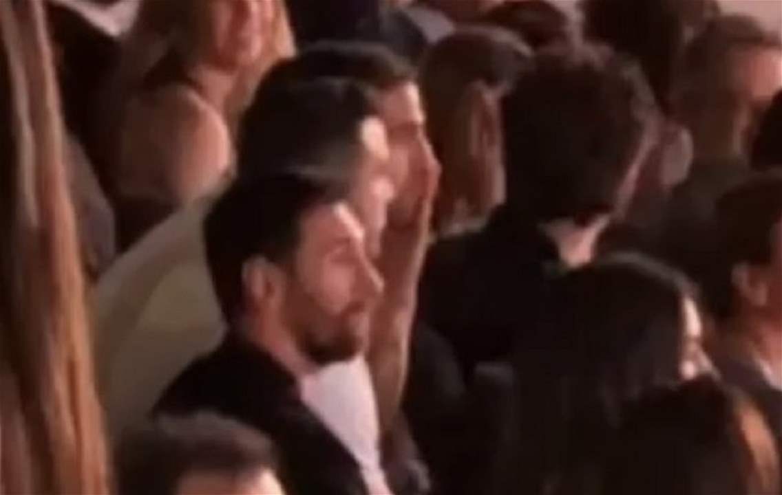 فيديو - جمهور الحفل الموسيقي في برشلونة يهتف لميسي 