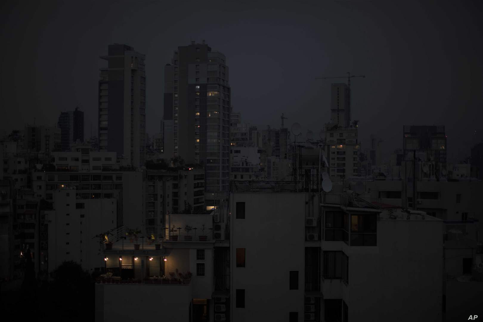 العراق يضاعف كمية الفيول للبنان: ساعات التغذية بالكهرباء ستتضاعف!