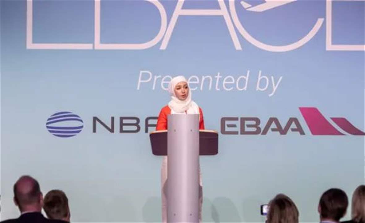  بعد اقتحامها عالم الطيران ... لاجئة سورية تخطف الأضواء في بريطانيا 