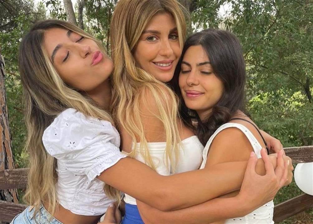 ابنة ريتا حرب تلفت الأنظار بجمالها والجمهور يتفاعل