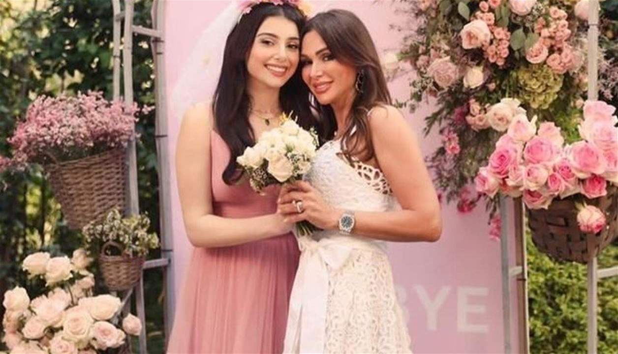 كوليت الحلاني تغني في حفل زفاف ابنتها ماريتا الحلاني والجمهور يتفاعل 