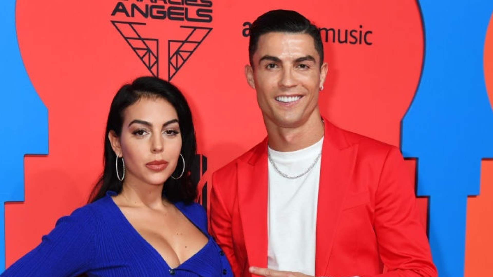 كريستيانو رونالدو و جورجينا رودريغيز يحسمان الجدل حول انباء انفصالهما