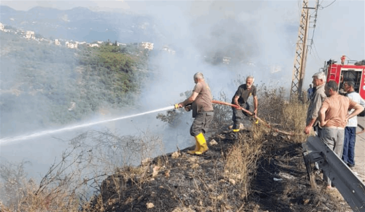 إخماد حريق بين بزال وقبعيت العكارية