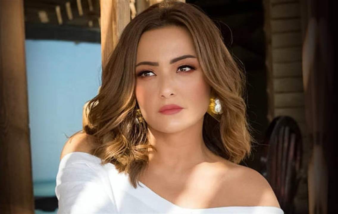 بشرى في اول ظهور بعد إعلان طلاقها رسميا: كن متفردا وتألق