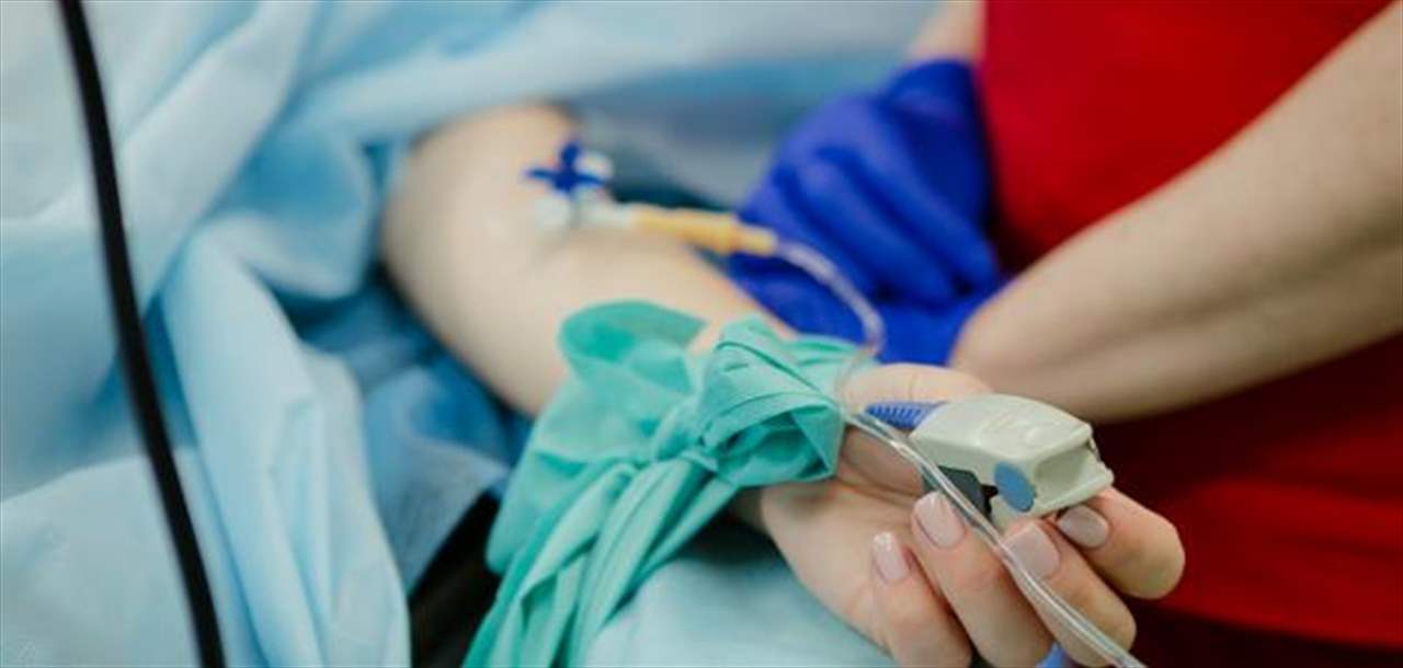 ممثلة شهيرة تتعرض لوعكة صحية وتطلب الدعاء