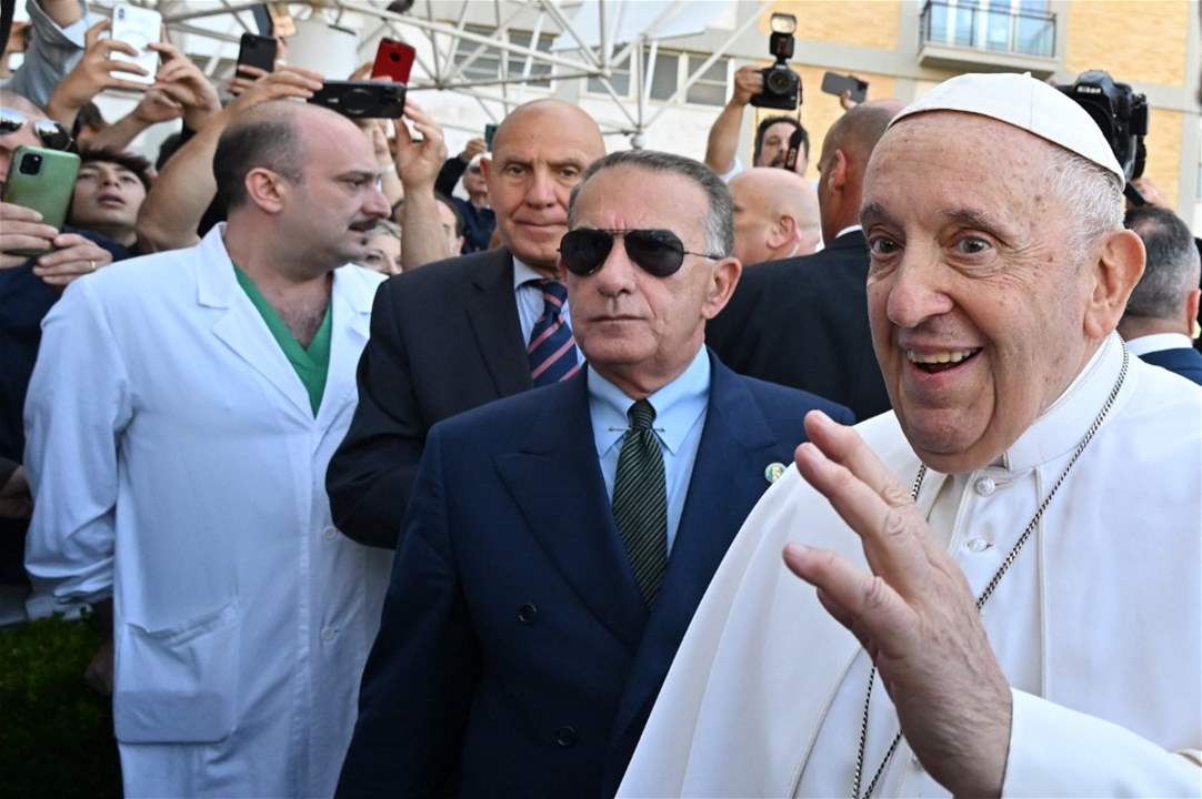 البابا فرنسيس غادر المستشفى بعد عمليته الجراحية في البطن