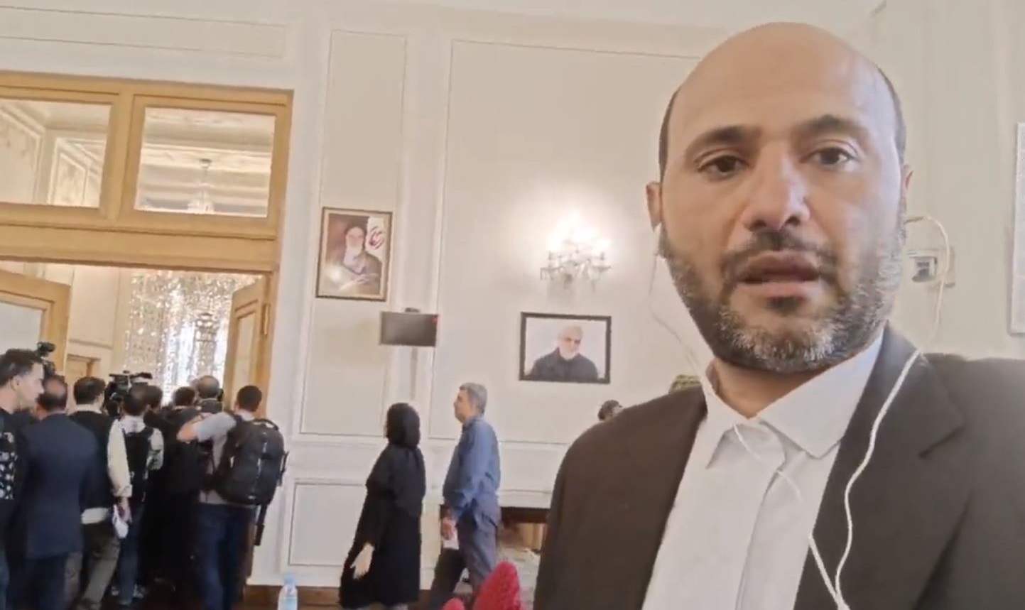 بالفيديو - صحافي إيراني يوثق مغادرة وسائل الإعلام مقر المؤتمر الصحافي بين عبد اللهيان وبن فرحان