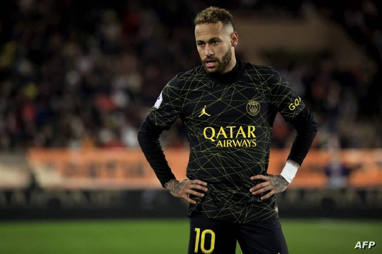 فيديو - رسام برازيلي يحوّل نيمار الى لوحة مستخدماً "البيكار" !!