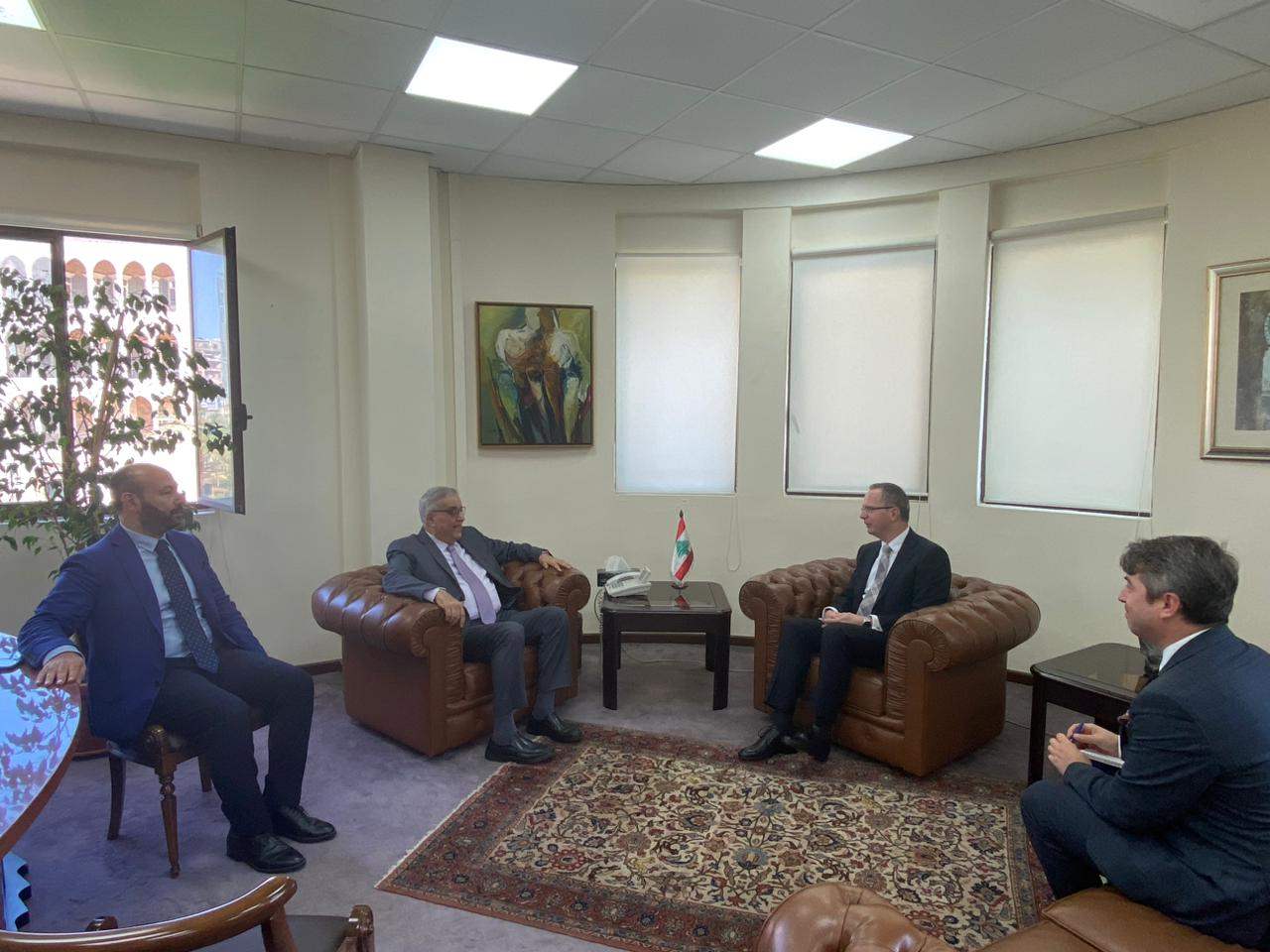 وزير الخارجية يعقد سلسلة من اللقاءات الدبلوماسية 