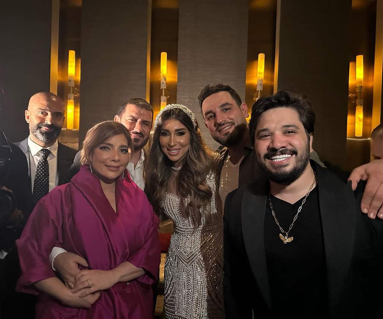 اصالة تبارك لـ شقيقها انس نصري زواجه بتعليق لافت و هو يسارع للرد