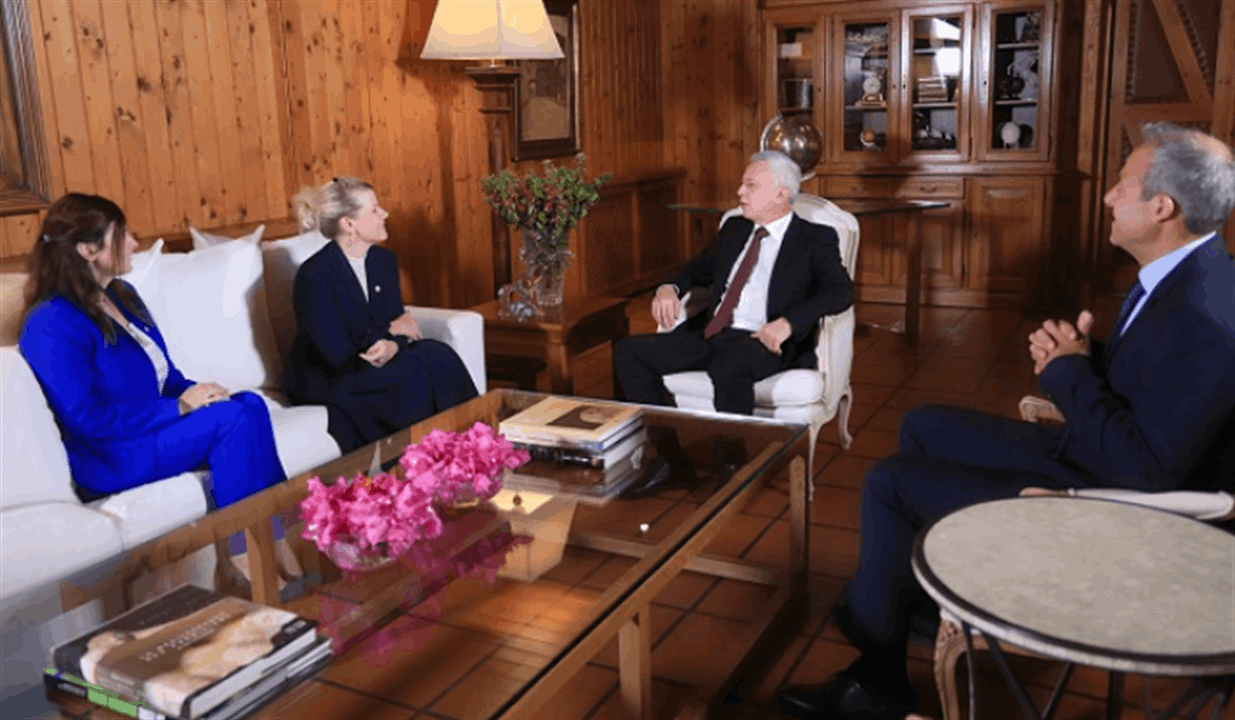 سليمان فرنجيه عرض مع رئيسة بعثة اللجنة الدولية للصليب الأحمر لعمل المنظمة