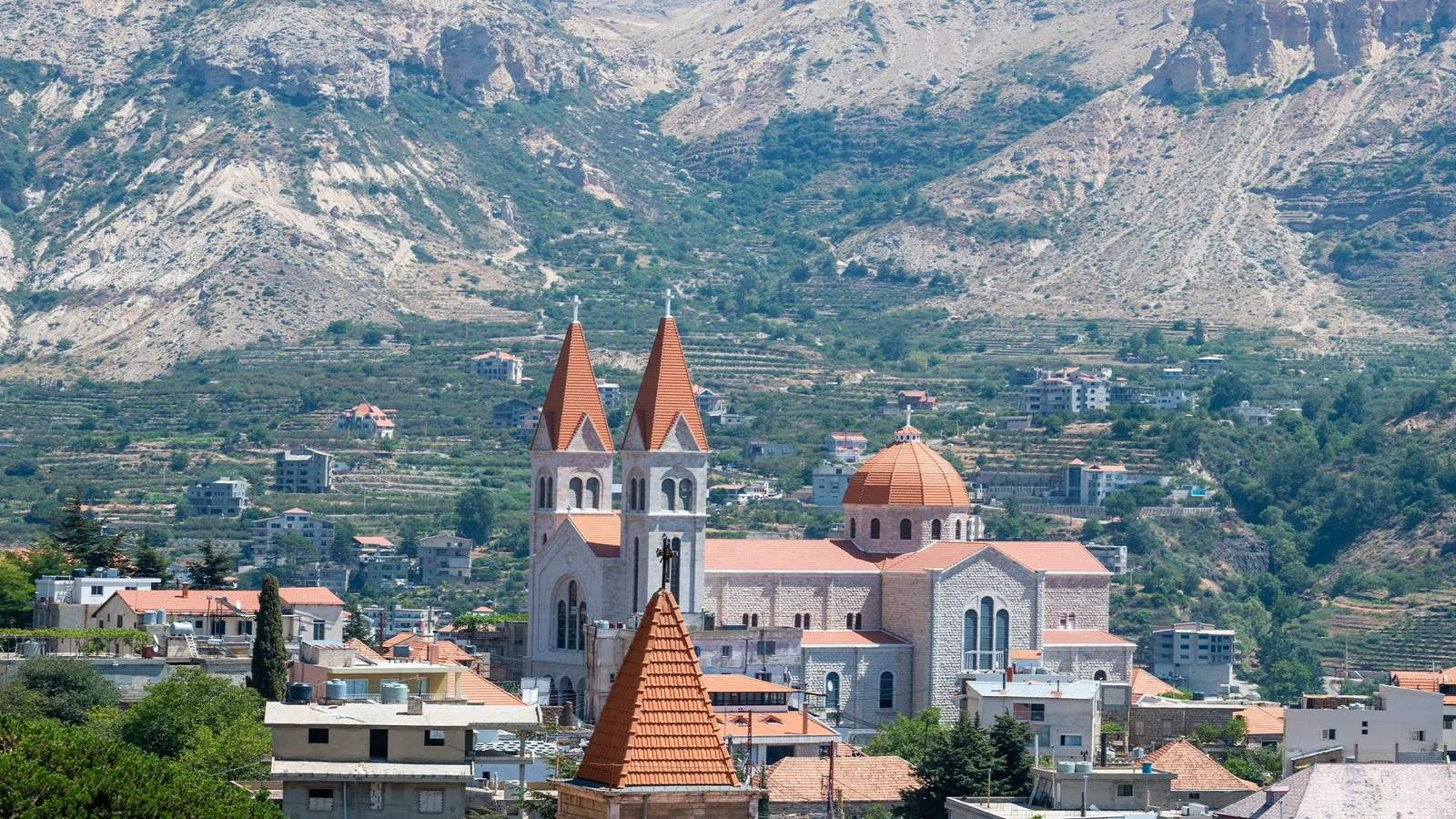 " لن تمر مرور الكرام".. بيان مشترك عن ستريدا طوق جعجع وملحم طوق حول ما حصل في القرنة السوداء