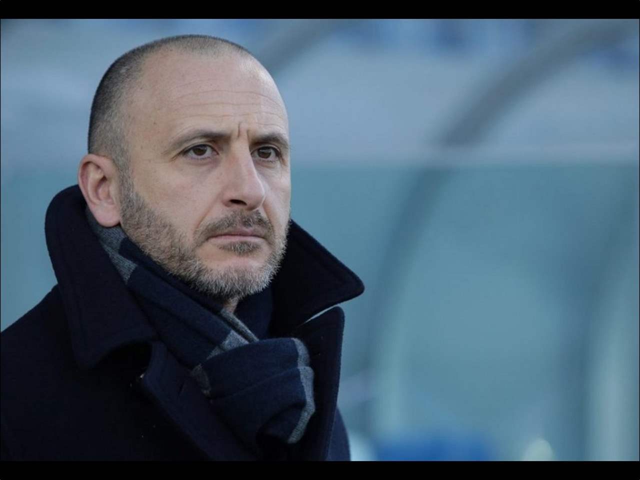 المدير الرياضي الذي يراقب صديقات لاعبيه يعترف ويشرح 