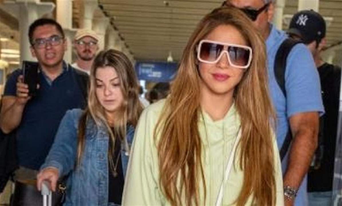 شاكيرا تطارد هاميلتون فمن هو الشاب الوسيم الذي يرافقها؟