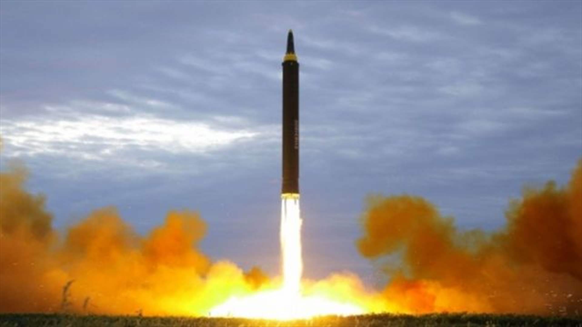كوريا الشمالية تطلق صاروخا يشتبه بأنه بالستي بعيد المدى