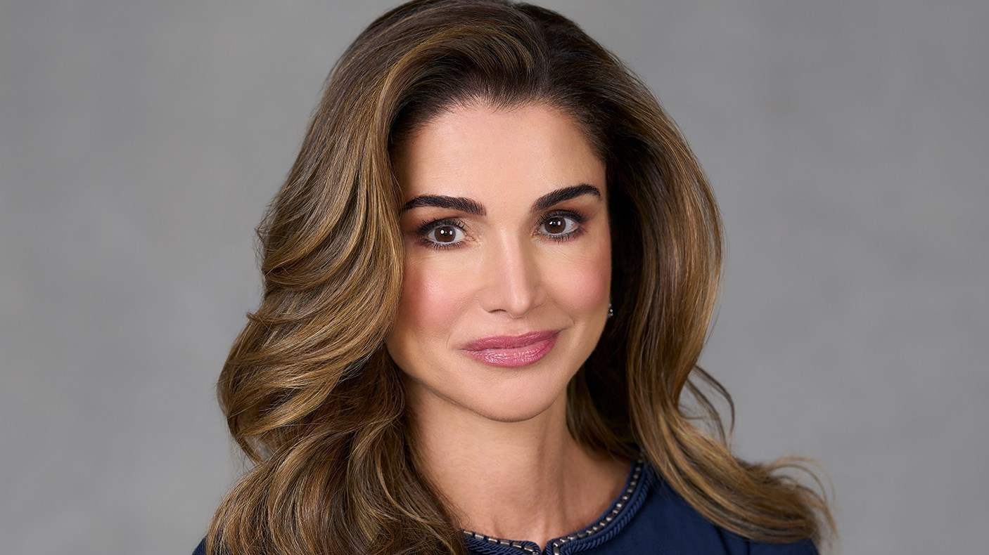 صورة عفوية للملكة رانيا والأميرة رجوة من أميركا تلفت الأنظار