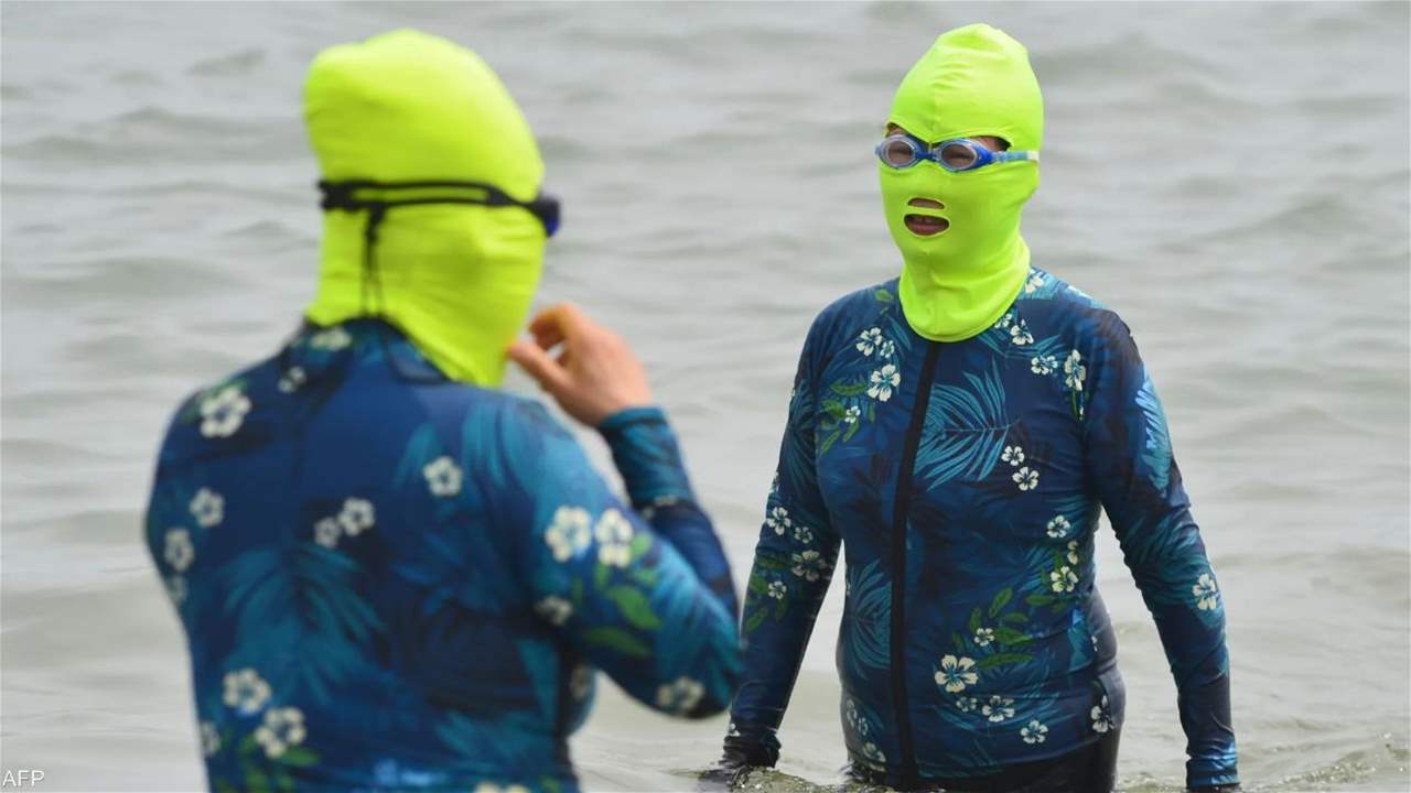 "الفيسكيني".. ملابس بحر تواكب الحرارة الحارقة