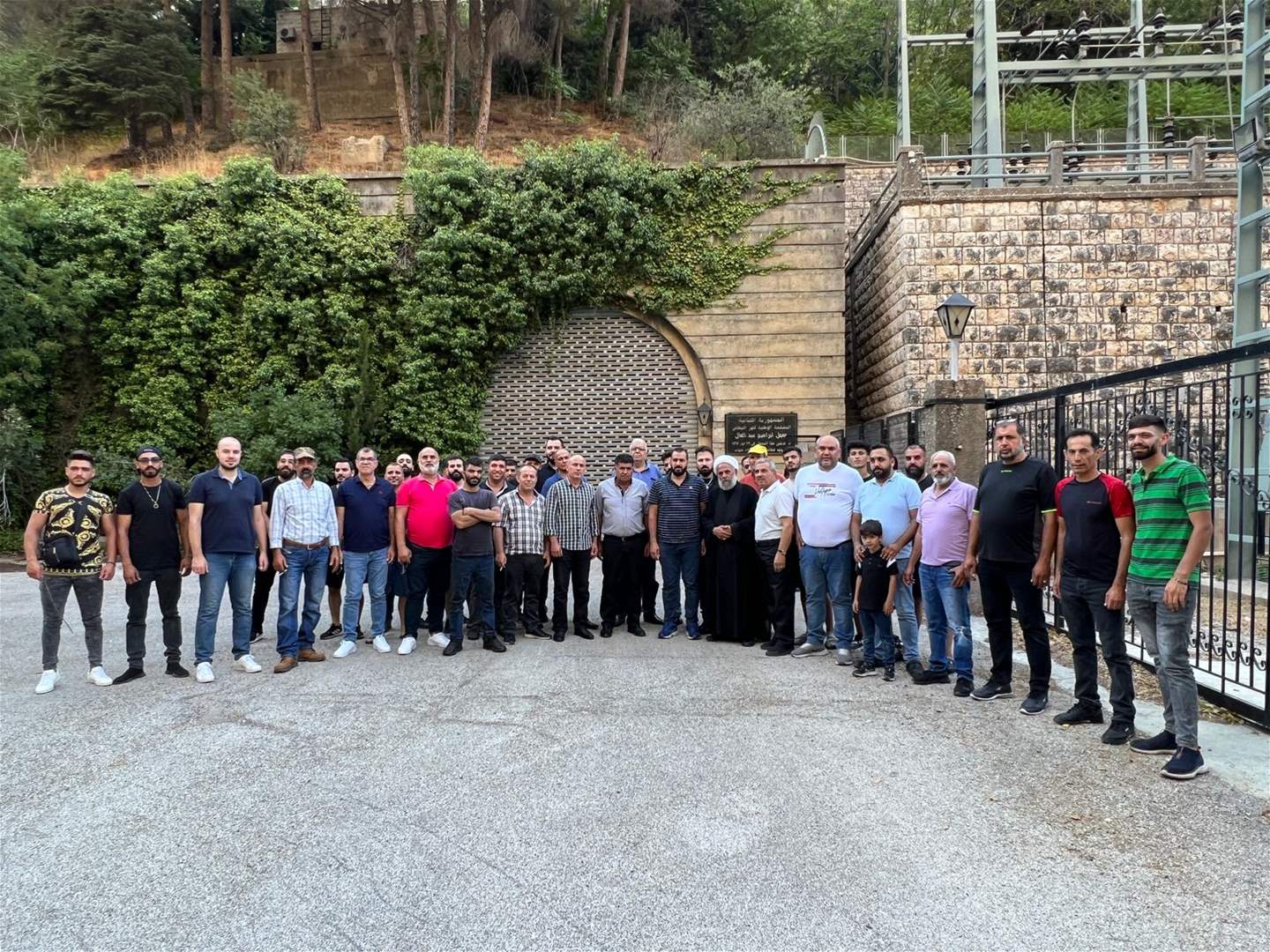 وقفة سلمية أمام المصلحة الوطنية لنهر الليطاني "معمل عبد العال" احتجاجا على الانقطاع المتزايد للكهرباء