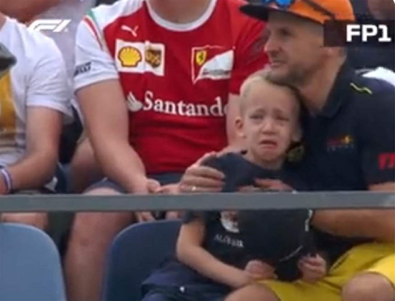 فيديو - ريد بُل يبحث عن طفل ويُكرّمه بأسلوب خاص