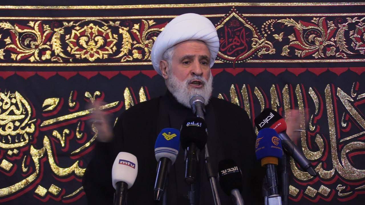 نعيم قاسم: لا يمكن أن يثنونا عن القرآن الكريم بأعمالهم الشاذة المنحرفة