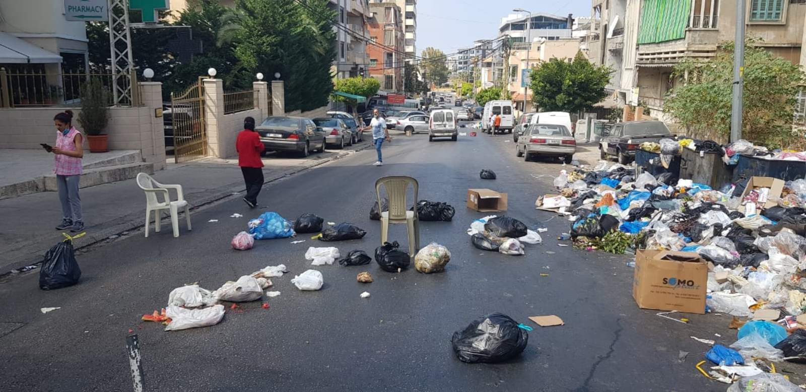 قطع طريق عام الهلالية شرق صيدا احتجاجا على تراكم النفايات