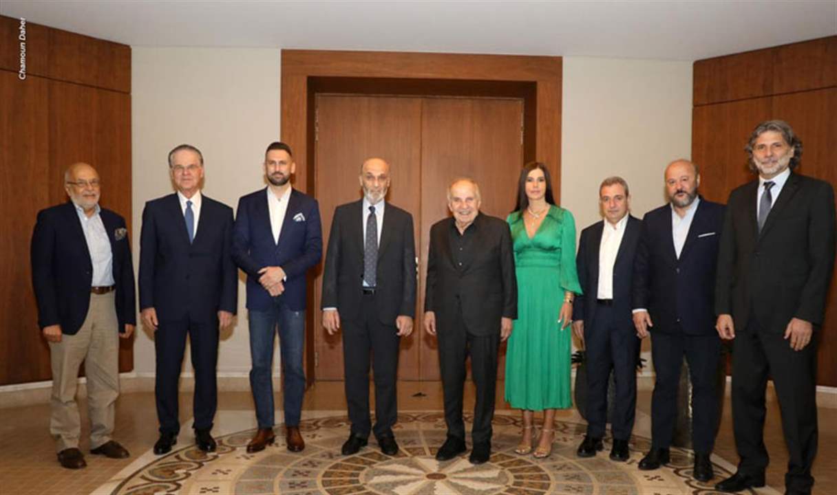 وفد اشتراكي برئاسة تيمور جنبلاط في معراب ... وهدية من ستريدا جعجع لرئيس "التقدمي"