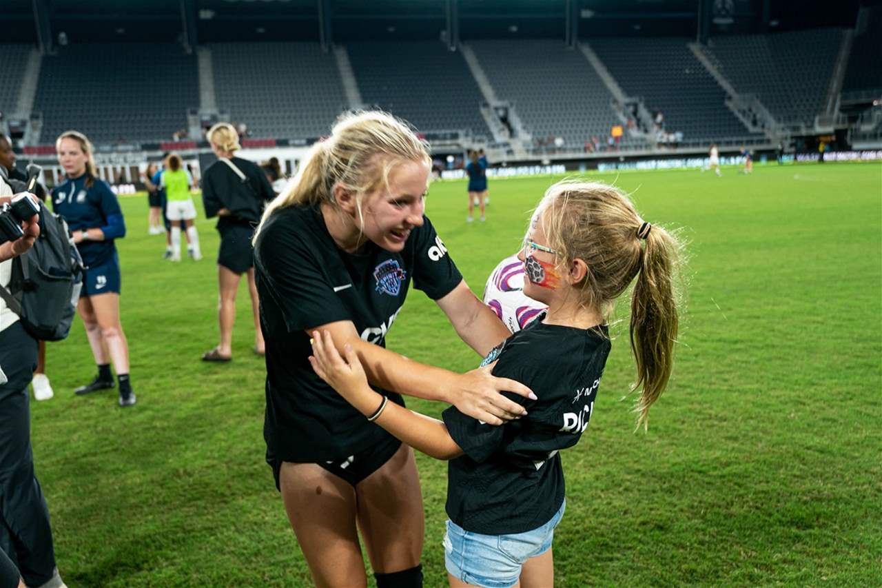 فيديو - شاهدوا أصغر هدّافة .. عمرها 16 سنة