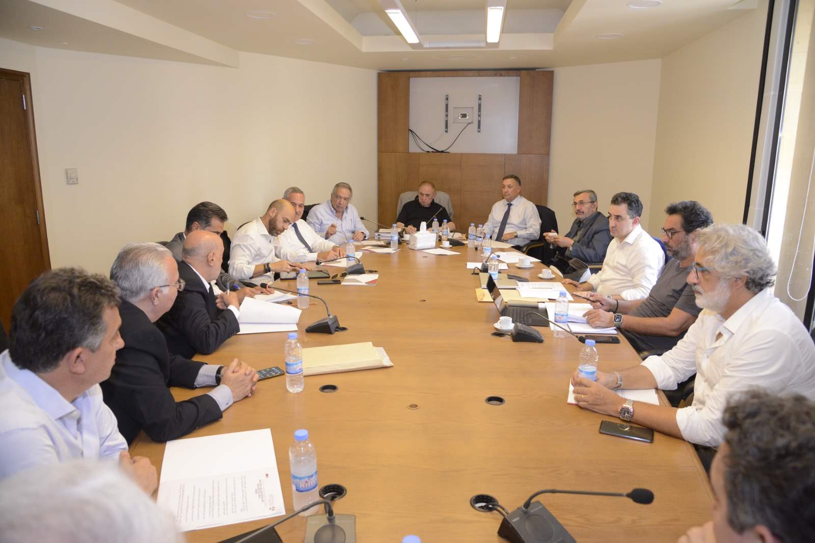  البستاني عقب اجتماع لجنة الاقتصاد: مطالب جمعية الصناعيين محقة ويجب العمل على تخفيف الاعباء الضريبية 