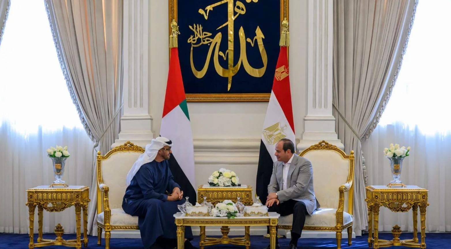 محمد بن زايد والسيسي يبحثان العلاقات الأخوية