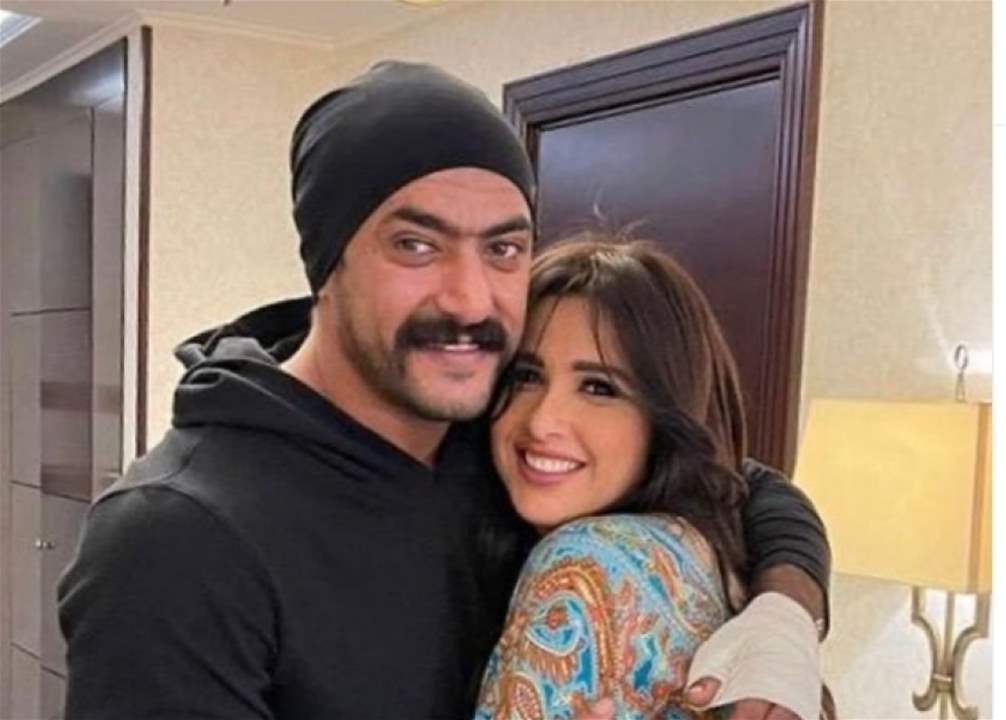 ياسمين عبد العزيز تثير الجدل وتظهر بـ"فلتر" تكبير الشفاه.. هكذا علق زوجها 