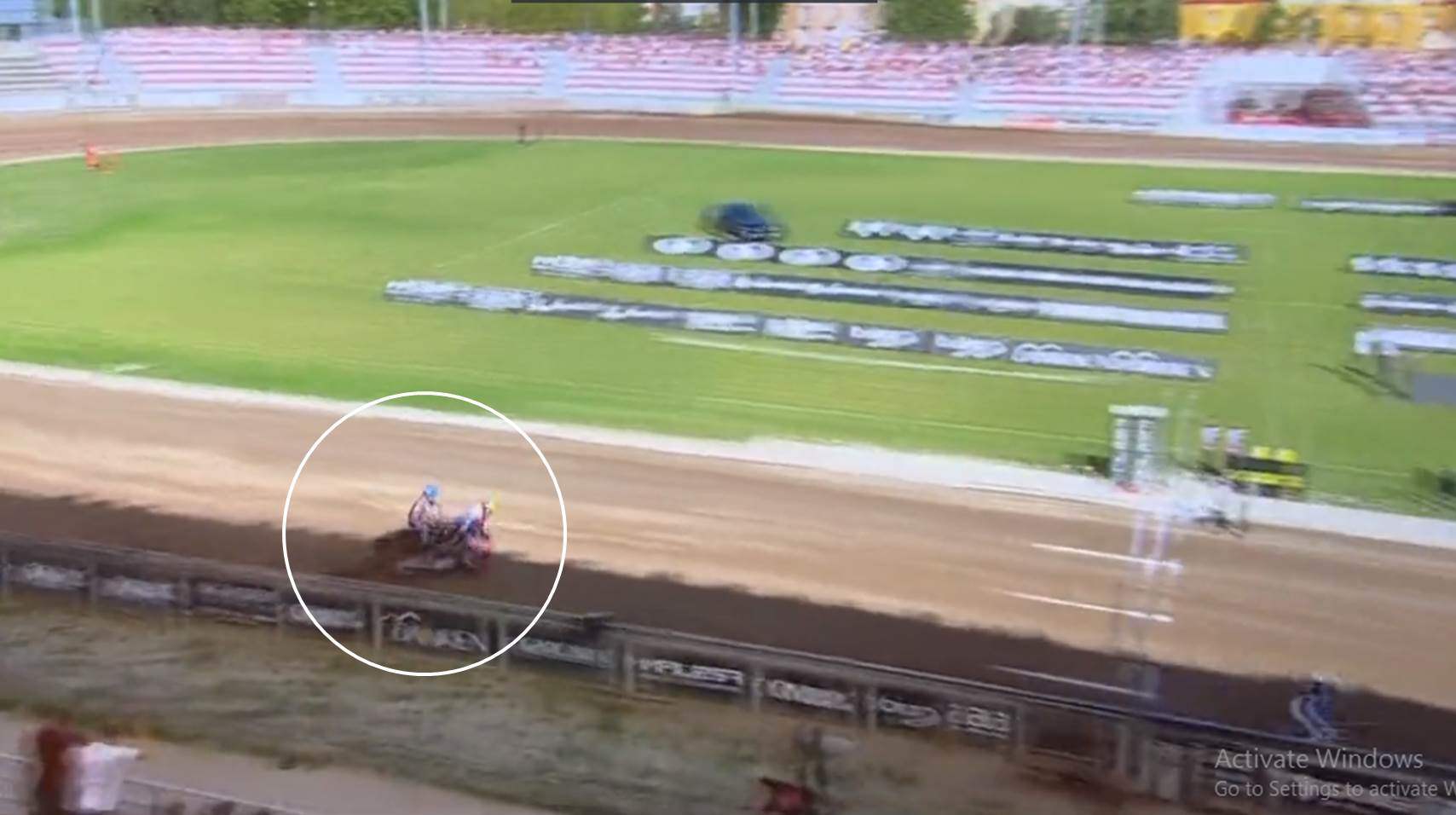 فيديو - حادث مرعب بين 3 دراجين ادى الى كسور 