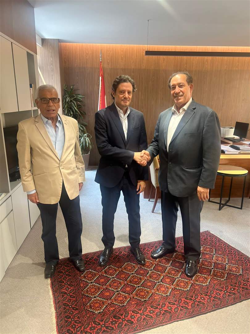  قنصل لبنان الفخري يزور وزير الإعلام 