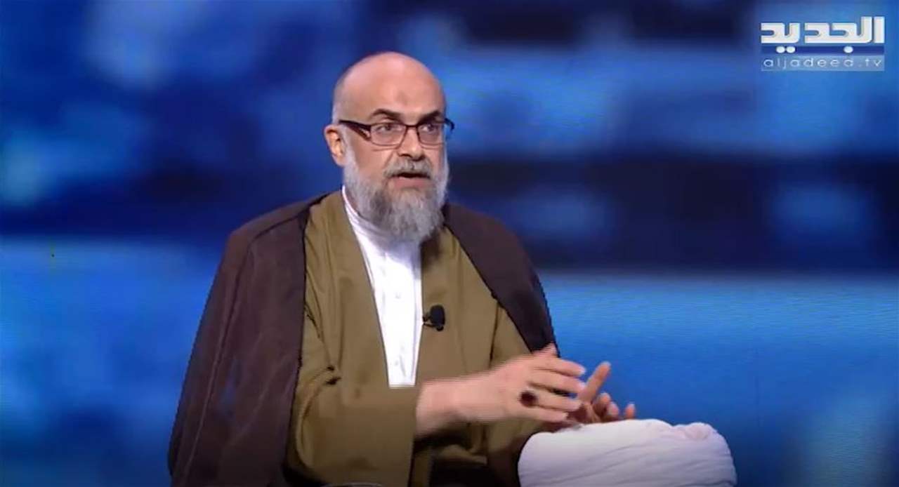 الشيخ ياسر عودة يخلع عمامته على الهواء: اذا خلصو من عمامتي بيخلصوا مني؟