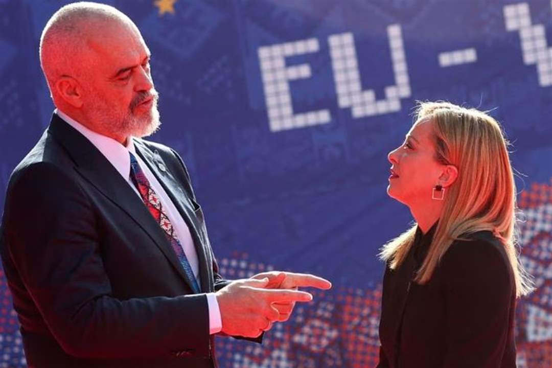  إيطاليون يهربون من مطعم بألبانيا دون دفع الحساب! 