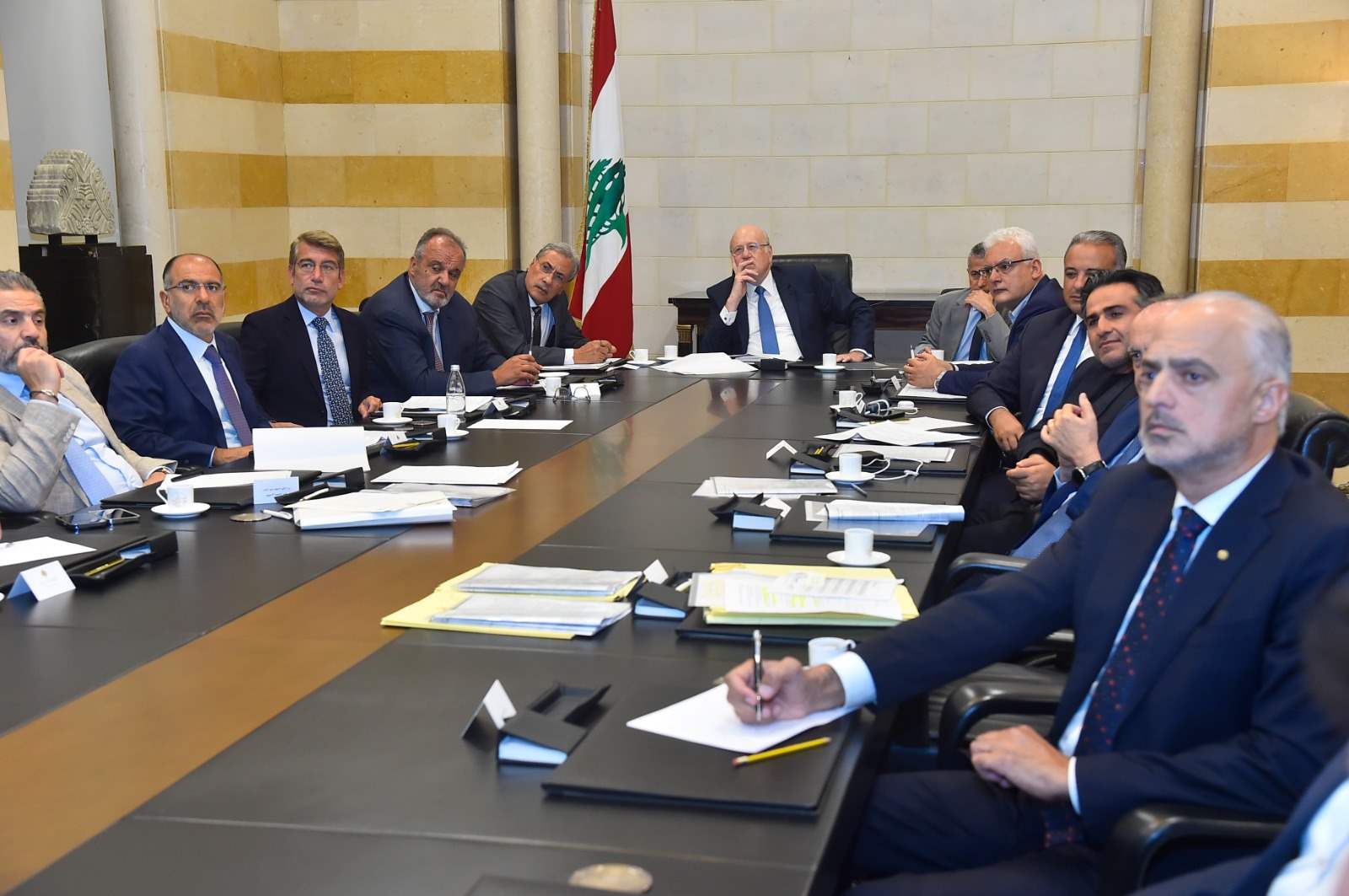 اللجنة الوزارية الخاصة بملف الكهرباء اجتمعت برئاسة ميقاتي