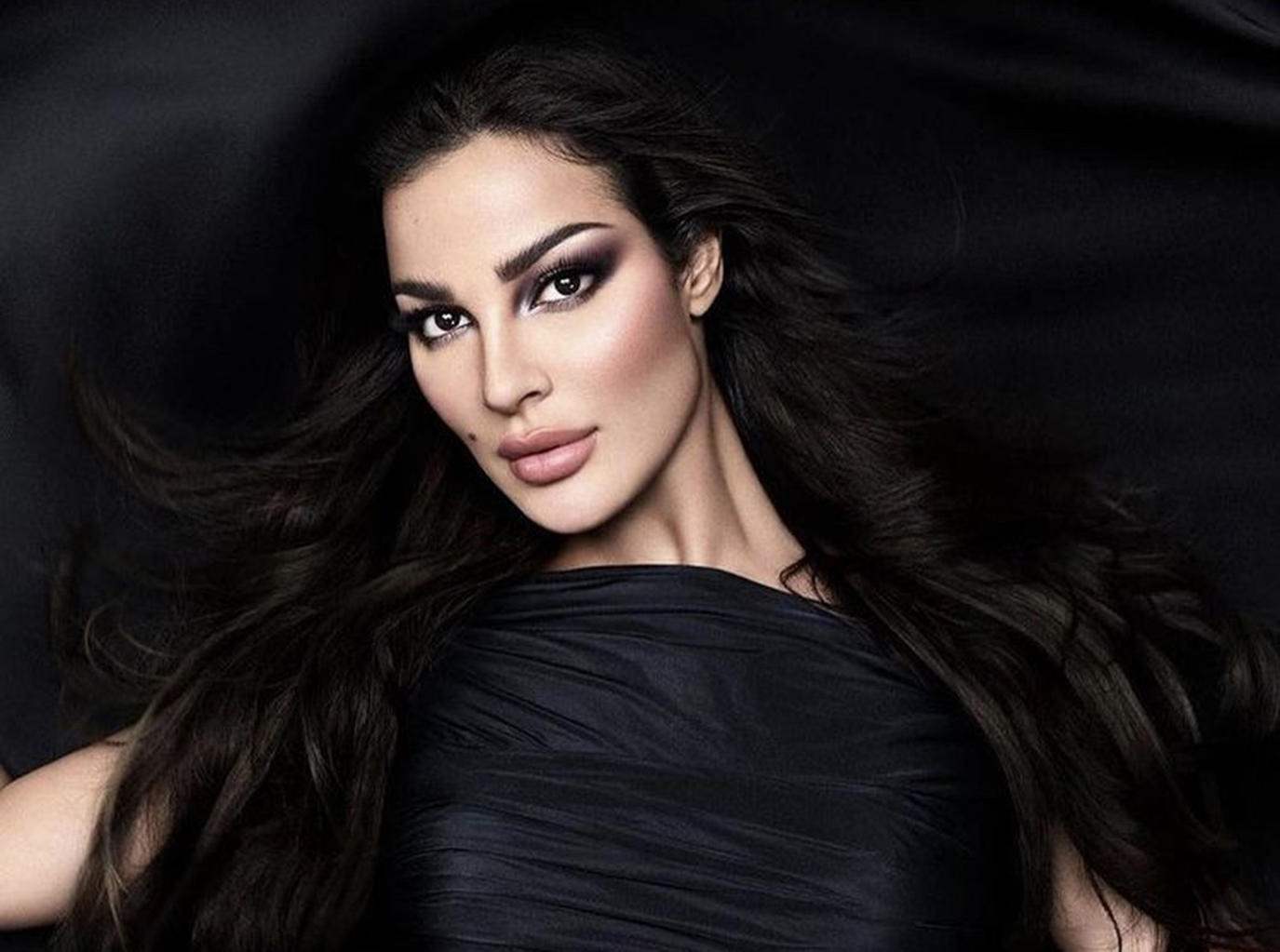  بالفيديو - ظهور لافت لـ خطيب نادين نسيب نجيم الى جانبها .. اليكم ماذا فعلت في السيارة