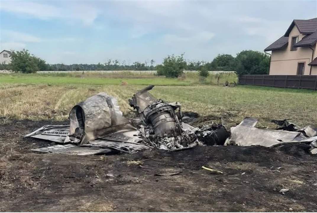 طيار أوكراني مشهور بين قتلى حادث تصادم مقاتلتين