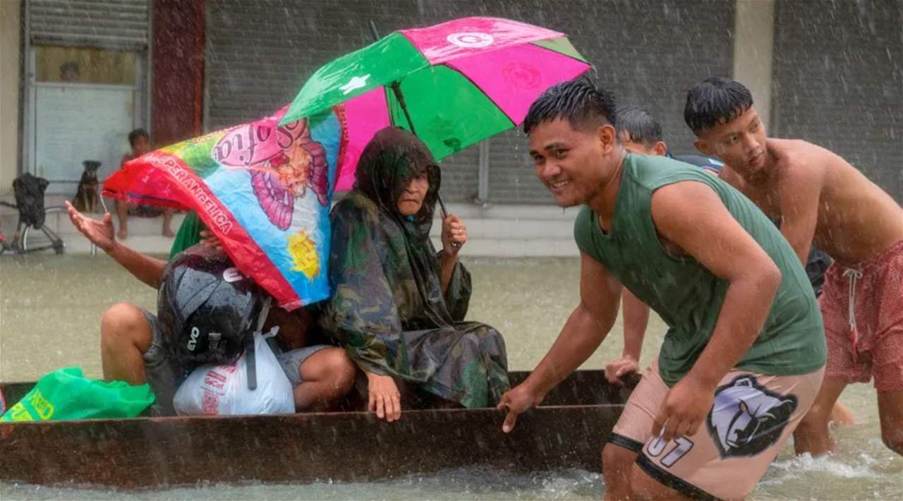 فيضانات في الفلبين تدفع المئات الى ترك منازلهم 