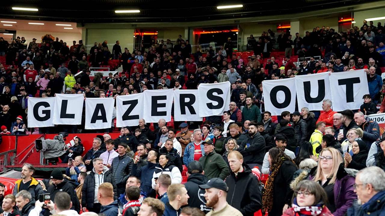 مشجعو مانشستر يونايتد يضغطون على آل غليزر في أولد ترافورد