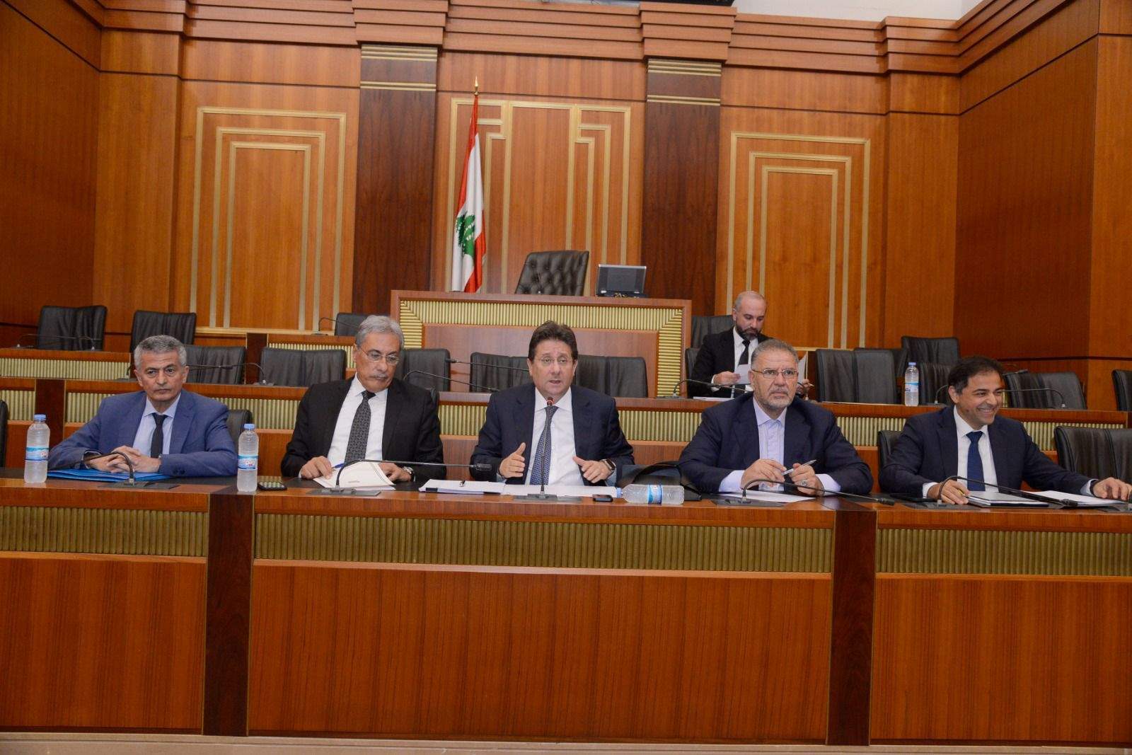 كنعان: لضرورة استكمال التدقيق المحاسبي والجنائي في وزارات الدولة واداراتها ومؤسساتها والمطلوب معرفة حجم الخسائر وايجاد حل لمشكلة المودعين 