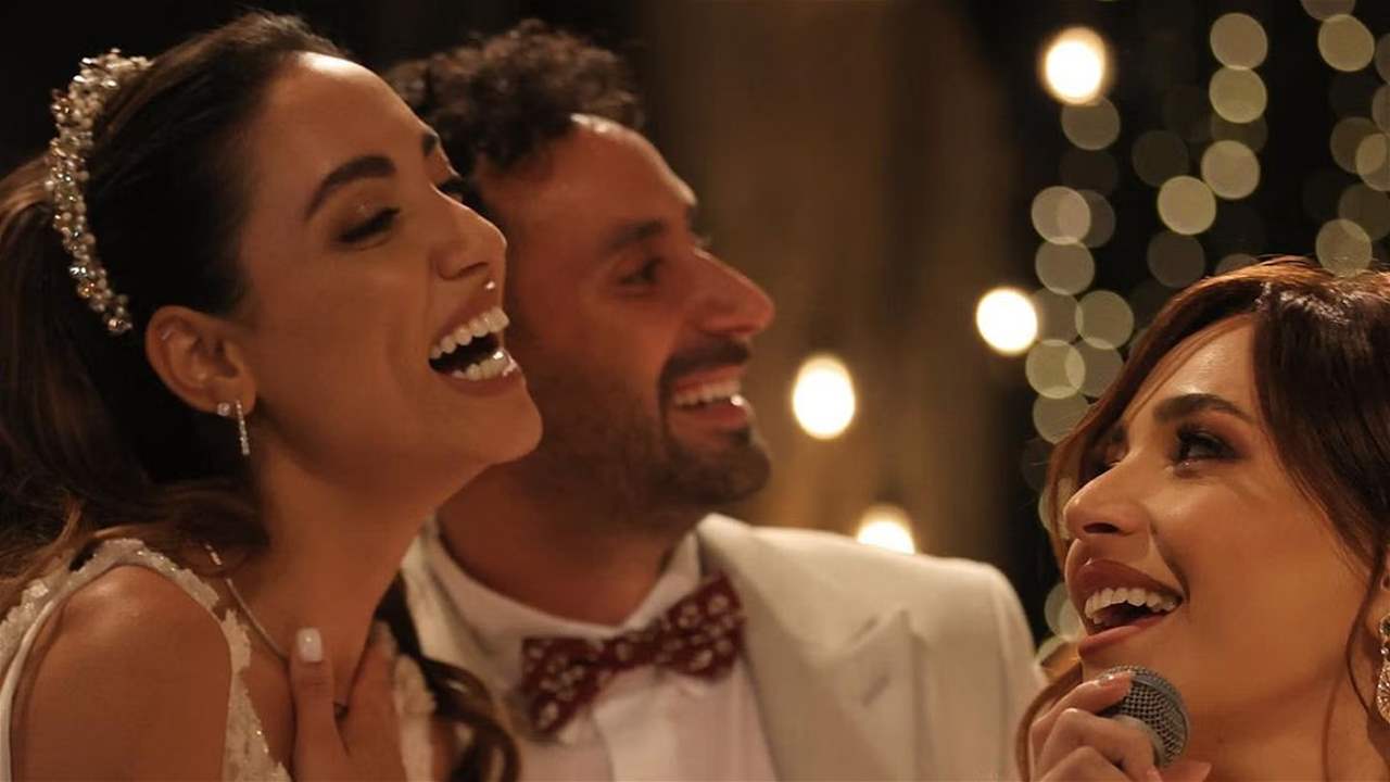 بالفيديو- عبير نعمة وعائلتها يحتفلون في زفاف شقيقتها