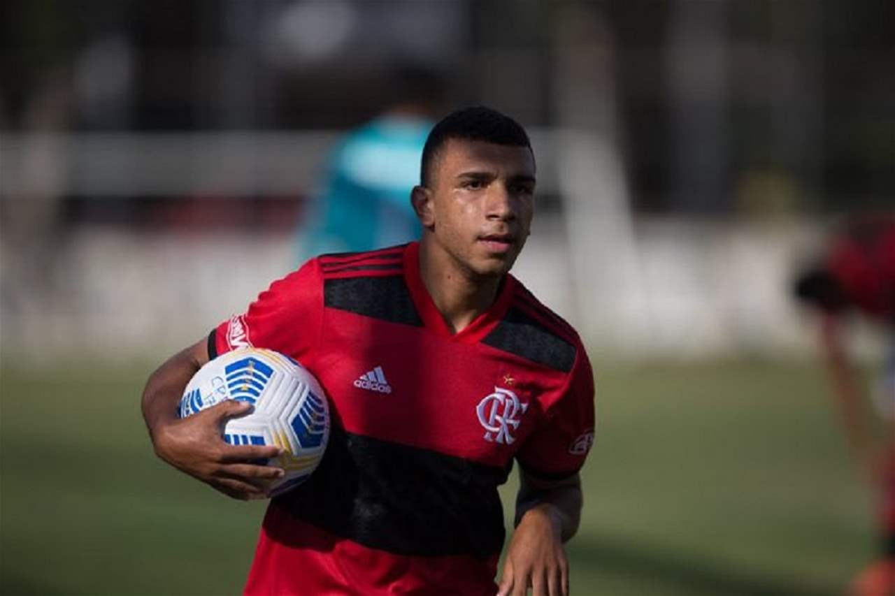 فيديو - إليكم البرازيلي بيترسون .. لاعب برشلونة الجديد