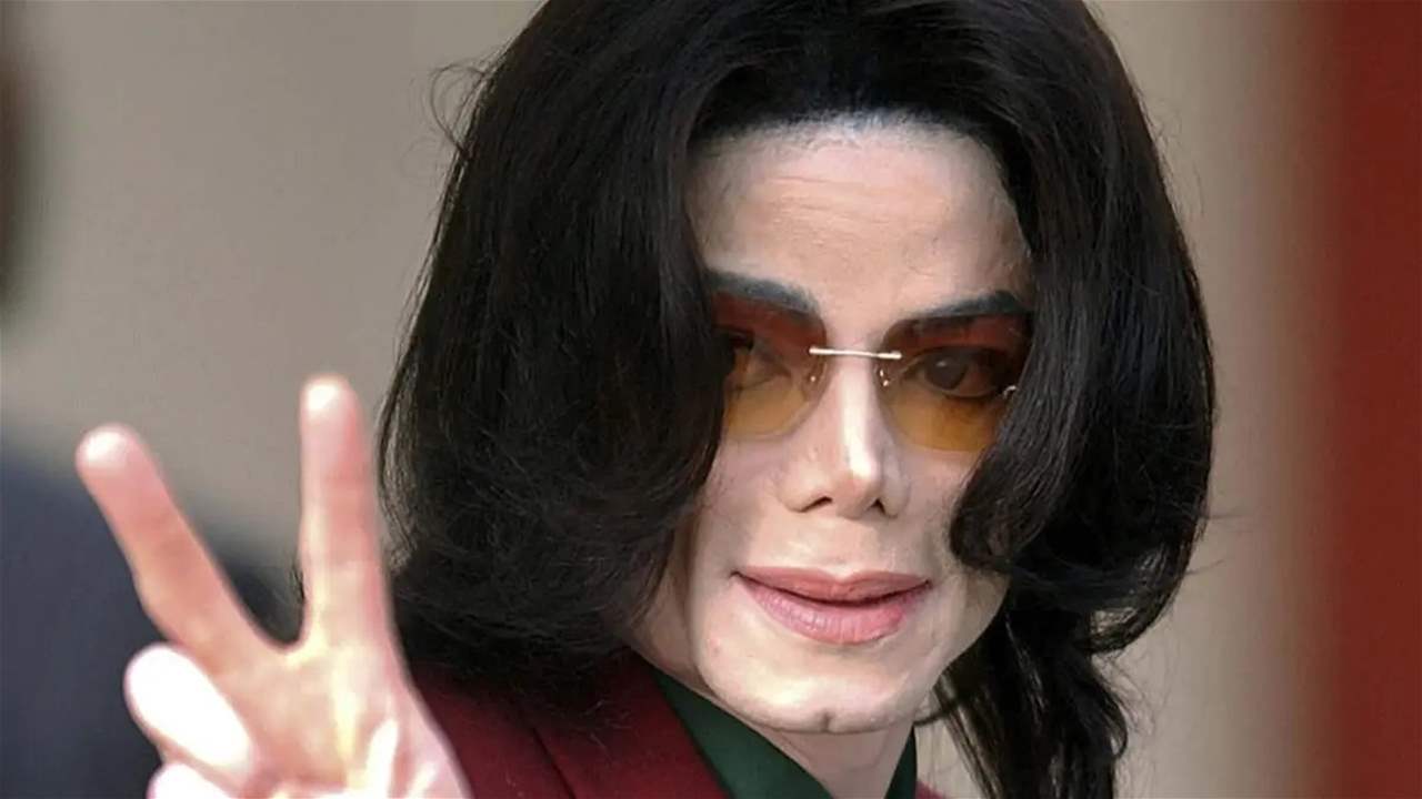 ظهور نادر لـ الابن الأصغر لمايكل جاكسون.. هكذا بدا 