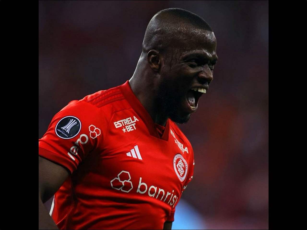 فيديو - المخضرم فالنسيا يقود انترسناسيونال بهدفين جميلين 