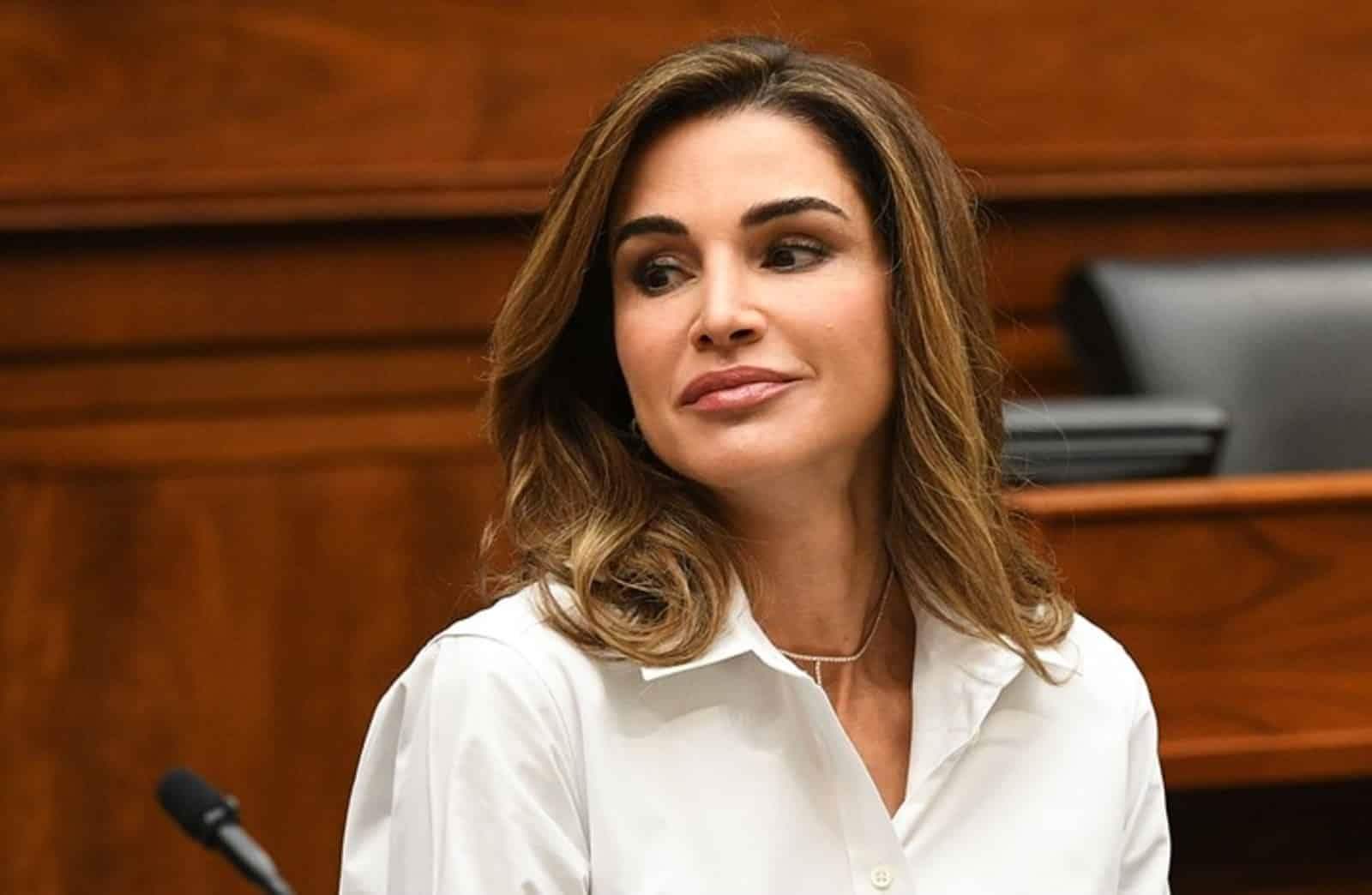 الملكة رانيا بعفوية في عيد ميلادها : ايه اليوم الحلوة ده