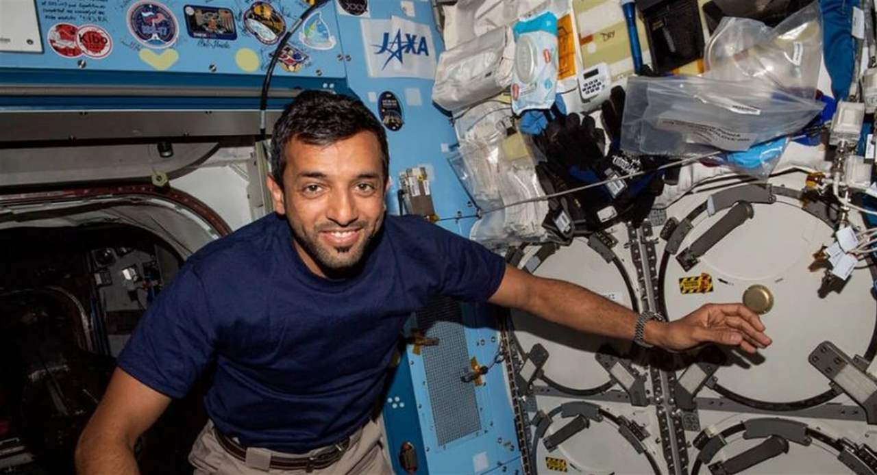 رائد الفضاء الإماراتي سلطان النيادي يتأهب للعودة إلى الأرض