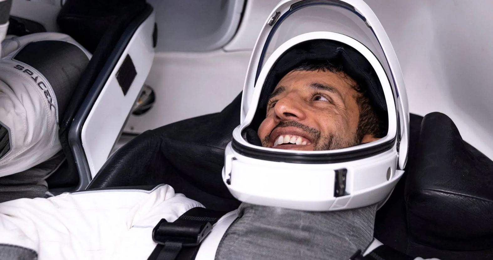 فيديو يوثّق لحظة هبوط مركبة دراغون التي تقل طاقم &quot;كرو-6&quot; على الأرض 