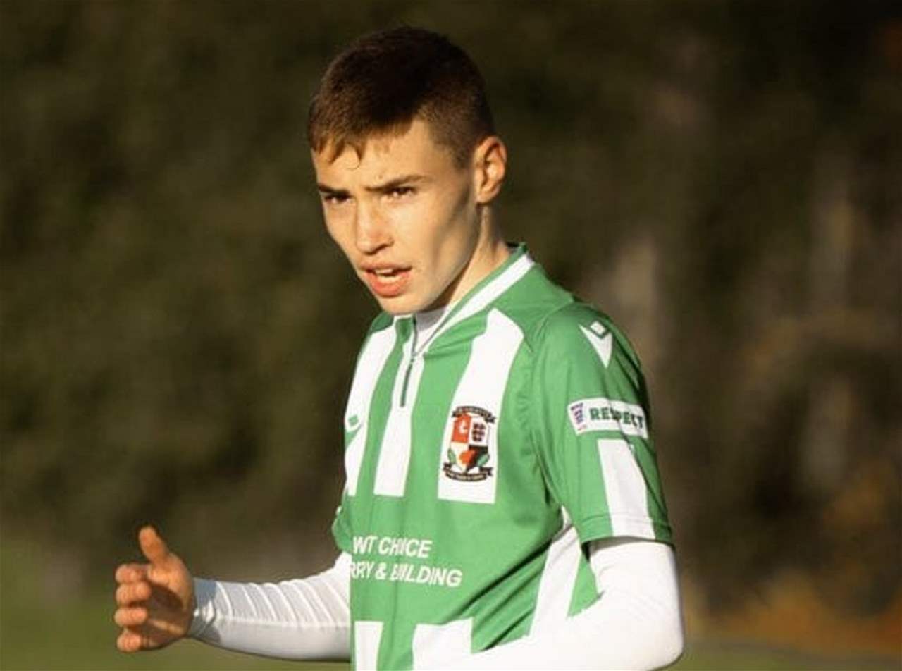 فيديو - شاب يُسجل أسرع هدف في تاريخ كرة القدم الإنجليزية