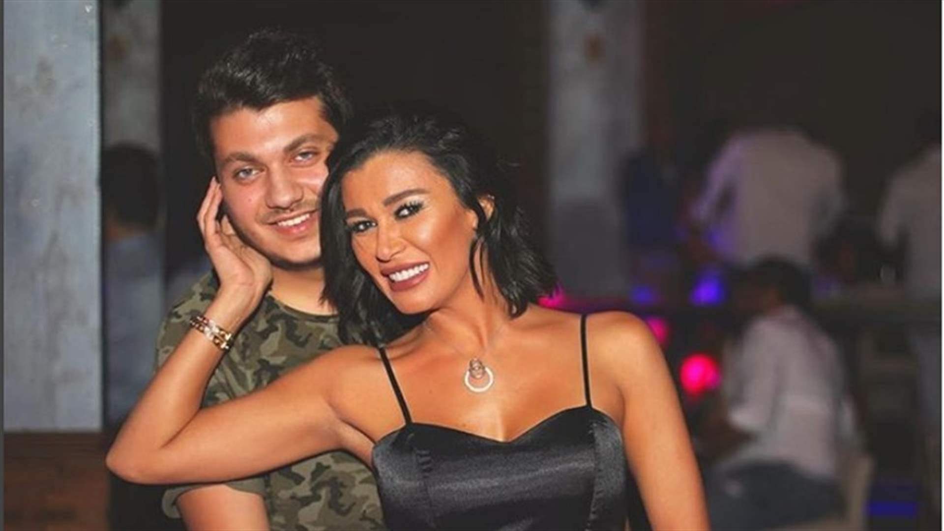 هوية حبيبة ابن نادين الراسي الى العلن.. ظهر معها بلقطة رومنسية 